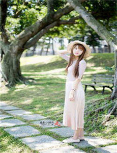 《魔女狂花》