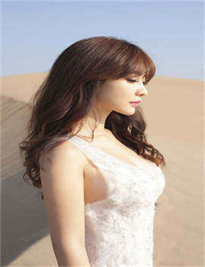 《吉泽明子》