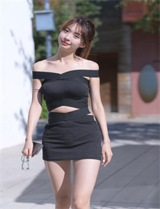 《美丽的姑娘播放视频》